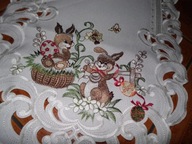 Owalny bieznik z haftem w zajaczki na wielkanoc - 37 cm x 85 cm