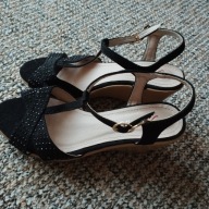 Sandały damskie na koturnie ze skóry ekologicznej czarne r.38