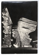 Katowice. Pomnik Powstańców Śląskich. Ujęcie nocne. 1970 rok.