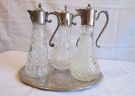 Karafki ozdobne, platerowane 3 szt. na tacy. (kpl)