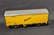 WAGON TOWAROWY ZAMKNIĘTY W TABORZE DB - KUHLWAGEN BANANEN - H0 ROCO