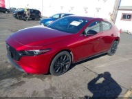 Mazda 3 2.5 227 KM, 4x4, piekny kolor, bardzo niski przebieg, znikoma szko