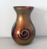 złoto czerwony szklany wazon design