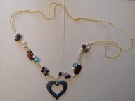 Kolorowy naszyjnik na żółtym sznureczku z sercem