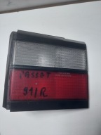 LAMPA W KLAPĘ PRAWY TYŁ VOLKSWAGEN PASSAT B3 KOMBI 333945108