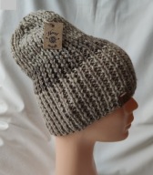 (04) Czapka wełniana XS/S - rozmiar uniwersalny ok. 48 - 54 cm.