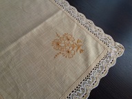 BIEŻNIK - SERWETA LNIANA - HAFTY i KORONKI 94 / 37 cm.
