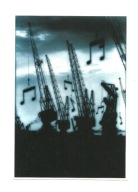 Pocztówka - M. Oort, Zawieszone na dźwigach nuty ...