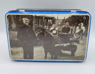 Starodawna ciekawa puszka czarno-białe zdjęcia