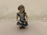 Kobieta z golabkiem. Figurka B&G Copenhagen