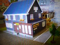 Kamienica z Urzędem POCZTOWYM Oświetlona Ledami w H0