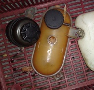 BMW 325 e30 zbiorniczek wyrownawczy wody cieczy