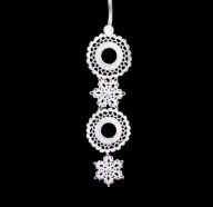 Zawieszka ozdoba na okno szydełkowa 7x28cm (Z162)