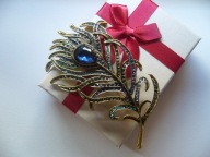 PIĘKNA DUŻA BROSZKA PIÓRO PIÓRKO KRYSZTAŁKI + PUDEŁKO PREZENTOWE