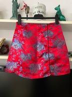 N SPÓDNICA PRETTYLITTLETHING CZRWIEŃ ŻAKARD TYPU GEJSZA