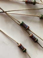 8x Rezystor 267 Ohm, 0,5%, 0,25 W