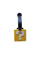 Pytajnikowy blok zawieszka Kinder Joy Super Mario Bros Nintendo VQ416