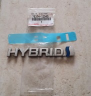 EMBLEMAT ZNACZEK NAPIS HYBRID TOYOTA AURIS II