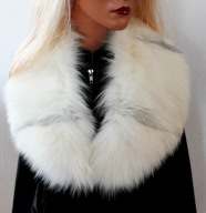 3898 KOŁNIERZ NATURALNE FUTRO Z LISA BIAŁO - SIWE 87 cm