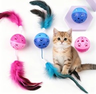 Skacząca piłka dla kota z piórami, 4 szt. do zabawy dla kota za 19,99zł