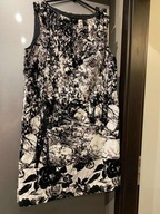 Prosta sukienka z widokiem r. 44