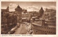 KRAKÓW -WIDOK NA BARBAKAN I BRAMĘ FLORIAŃSKĄ TRAMWAJ