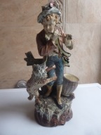 Sygnowana stara figurka Muzykujący chłopiec , pies 33 cm