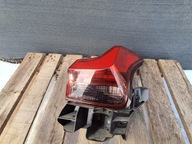 LAMPA TYLNA PRAWA LEXUS UX 21R