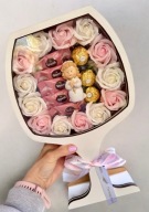 KIELICH KOMUNIJNY ZE SŁODYCZAMI I KWIATAMI MYDLANYMI DLA DZIEWCZYNKI