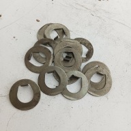 fiat 126p zabezpieczenie śruby koła pasowego wału oryginał