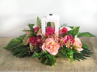 Wiązanka stroik w latarni szerokość 60 cm x 35 cm wysokość 25 cm