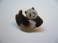 METALOWA EMALIOWANA PRZYPINKA PIN MIŚ PANDA