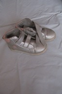 TRAMPKI SREBRNE ROZM 32