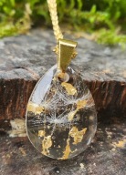 Mały wisiorek z żywicy z dmuchawcami MoniGArt