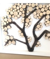 obraz- drzewo wykonane z plastrów z drewna-krązki