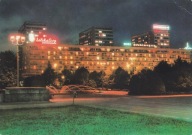 WARSZAWA - ULICA ŚWIĘTOKRZYSKA - FONTANNA - DELIKATESY - NEON - LATARNIA