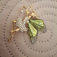 BROSZKA PRZYPINKA PIN PINETS DZWONECZEK WRÓŻKA BUTELKOWA ZIELEŃ AGRAFKA elf