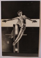 KOŚCIÓŁ KRAKÓW - NOWA HUTA. RZEŹBA UKRZYŻOWANEGO - ZDJĘCIE