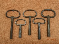 Stare klucze do zegarów - 5 sztuk.