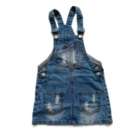 Jeansowa ogrodniczka z przetarciami dziurami 98/104 cm