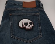 Naszywka Haftowana CZASZKA Oczy Serca – 9 x 8 cm