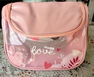 CUKIERKOWA KOSMETYCZKA NAPIS LOVE MORE TRANSPARENTNA NA KOSMETYKI KUFEREK