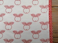 SKANDYNAWSKI DESIGN FOLKOWE ZASŁONKI JABŁKA WYKOŃCZONE KORONKĄ H-142 x 250