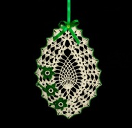 Zawieszka ozdoba na okno szydełkowa 17x22cm zielona (Z213)