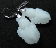 Jadeit biały i srebro, kolczyki rybki