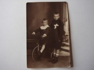 Łódź - stare zdjęcie z 1928 r - chłopcy, rower / Opoczyńscy