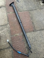 68920-48080 LEXUS RX IV RX300 RX450H 16-22 SIŁOWNIK KLAPY BAGAZNIKA LEWY