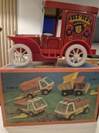 Zabawka samochodzik firmy Norma (stan bardzo dobry)