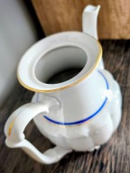 Porcelana Wałbrzych Dzbanek PRL vintage 70.XX w kolorze białym