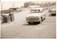 SAMOCHÓD AUTO -SYRENA -zdjęcie sytuacyjne -format pocztówkowy